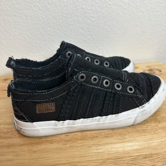 Blowfish Malibu Women's Slip-On Distressed Black Canvas Sneakers 7.0 - Picture 6 of 9